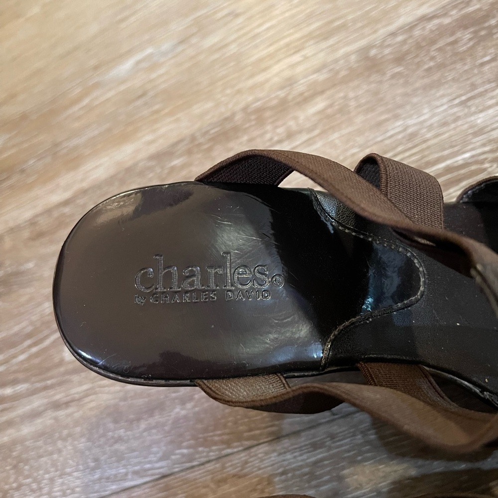 CHARLES BY CHARLES DAVID Brown Mules/Wedges with Elastic Straps - Size 7 - Picture 5 of 6